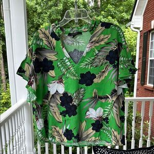 MARC New York Floral Green V-Neck Women's Top - L